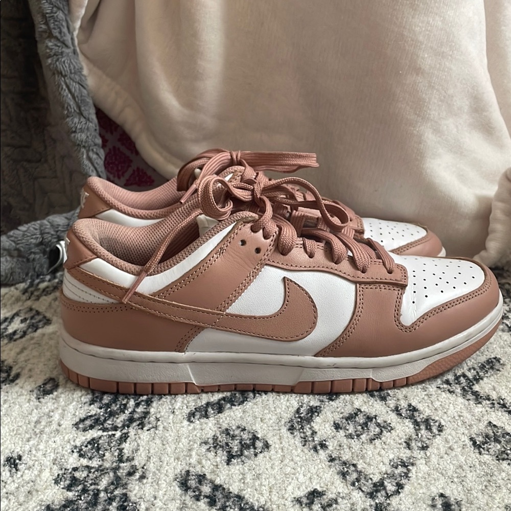 Nike Dunk Low Rose Whisper Pink Women’s Size 8 DD1503-118